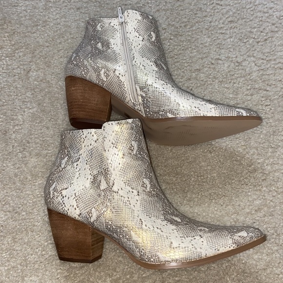 Coconuts by Matisse Natural Astoria  snakeskin bootie - Picture 3 of 6